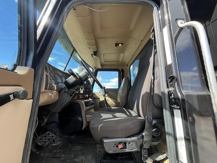 Used 2006 MACK CV713 Granite 5606