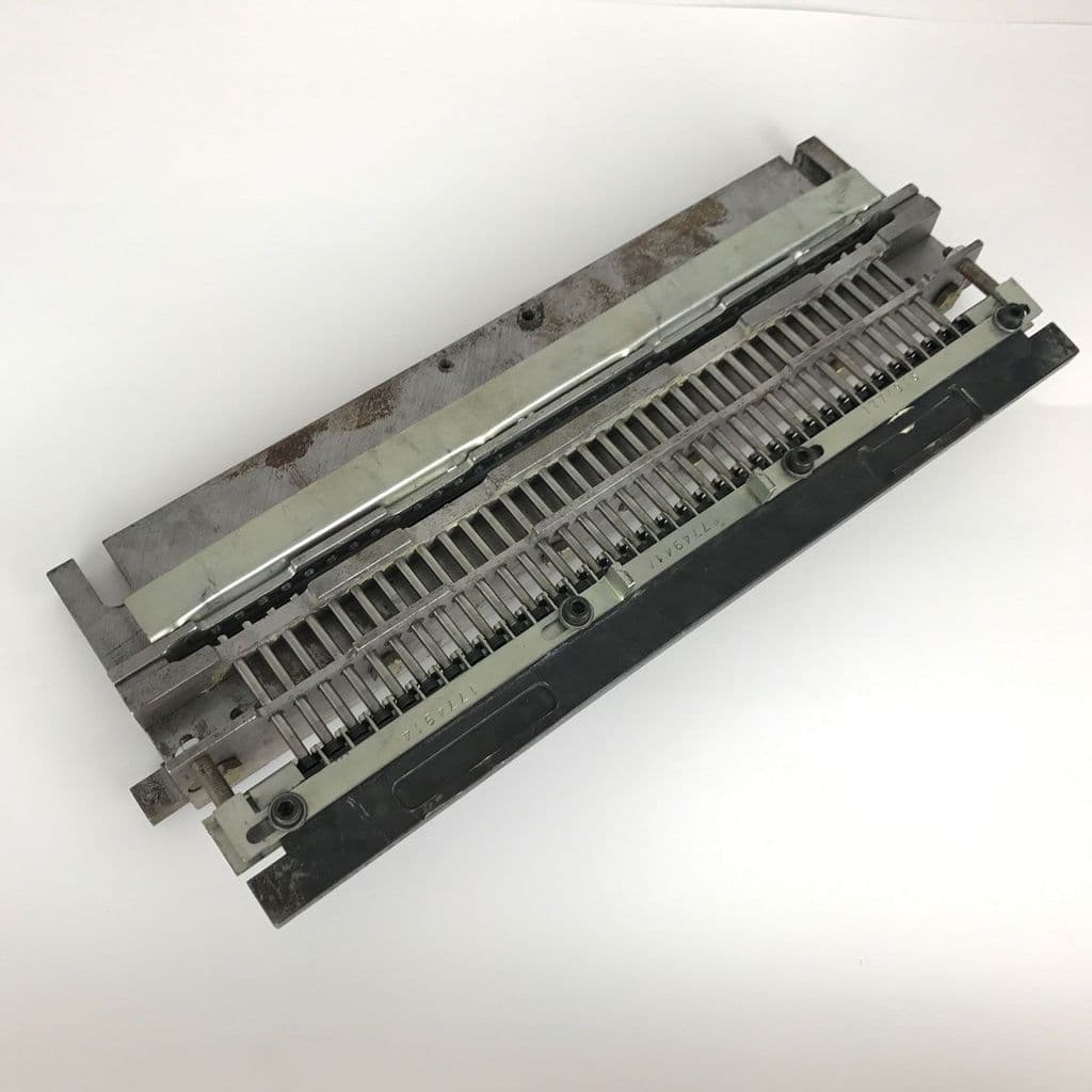 Used Pre-owned GBC AP2 3:1 Wire Round-hole Punch Tool Die