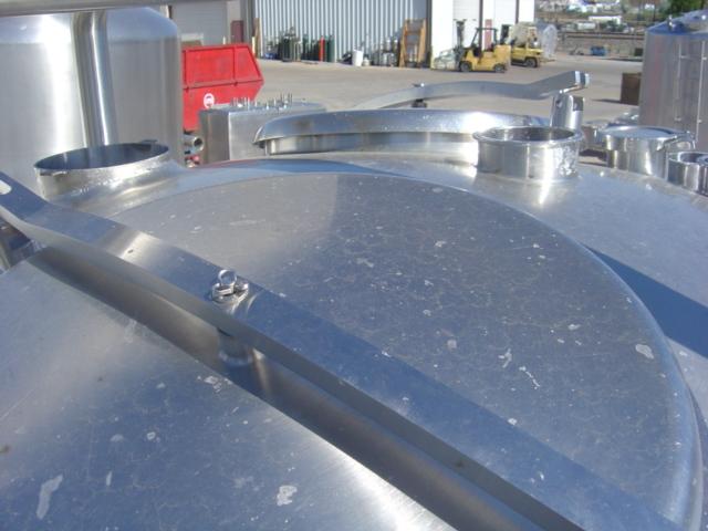 Refurbished 600 GALLON MIX TANK WITH DUAL TOP MANWAYS