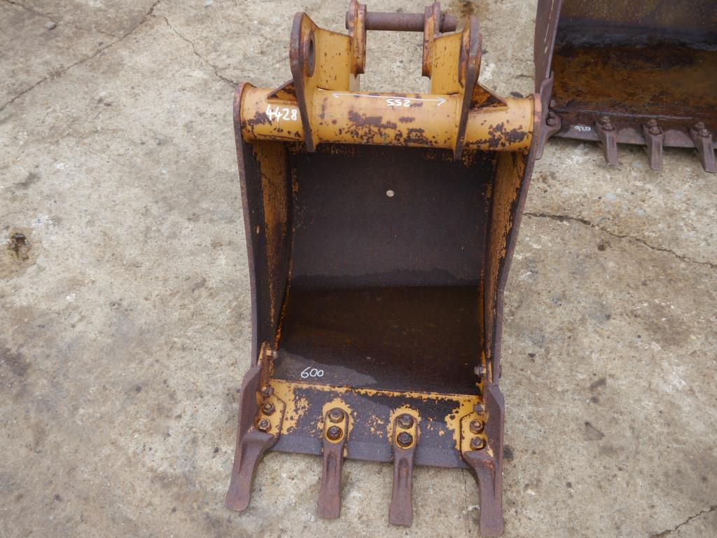 Used Digger Bucket to fit Case 580