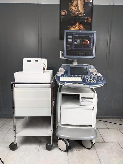 Gebraucht GE Voluson E8 Expert Ultraschallgerät mit RAB4-8-D Sonde und DVD Brenner SW: BT13
