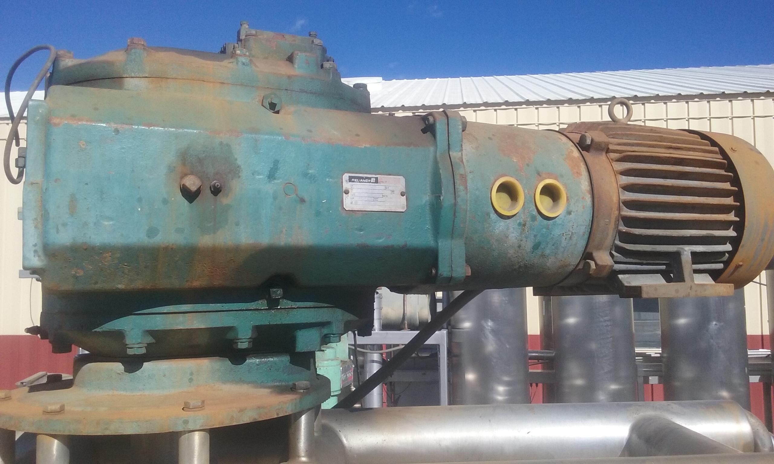 Used 600 GALLON PROCESSOR TANK.