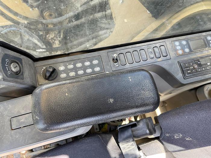 Used 2018 CATERPILLAR 325FL
