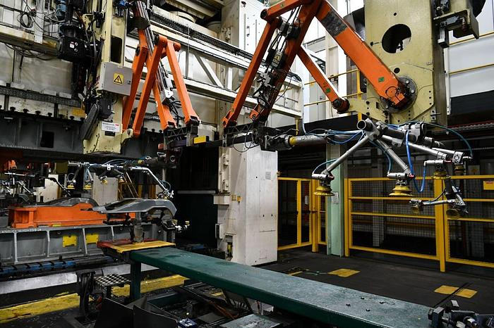 Used USI 1200 Ton Single Action Presses  S4 -1200 -180 -96  (6 of Available)