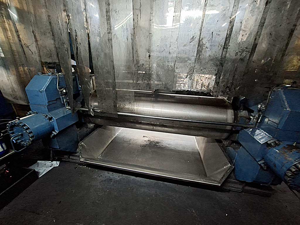 Used 2000 Bululuk 750mm dia x 2500mm Two Roll Mill and Stockblender
