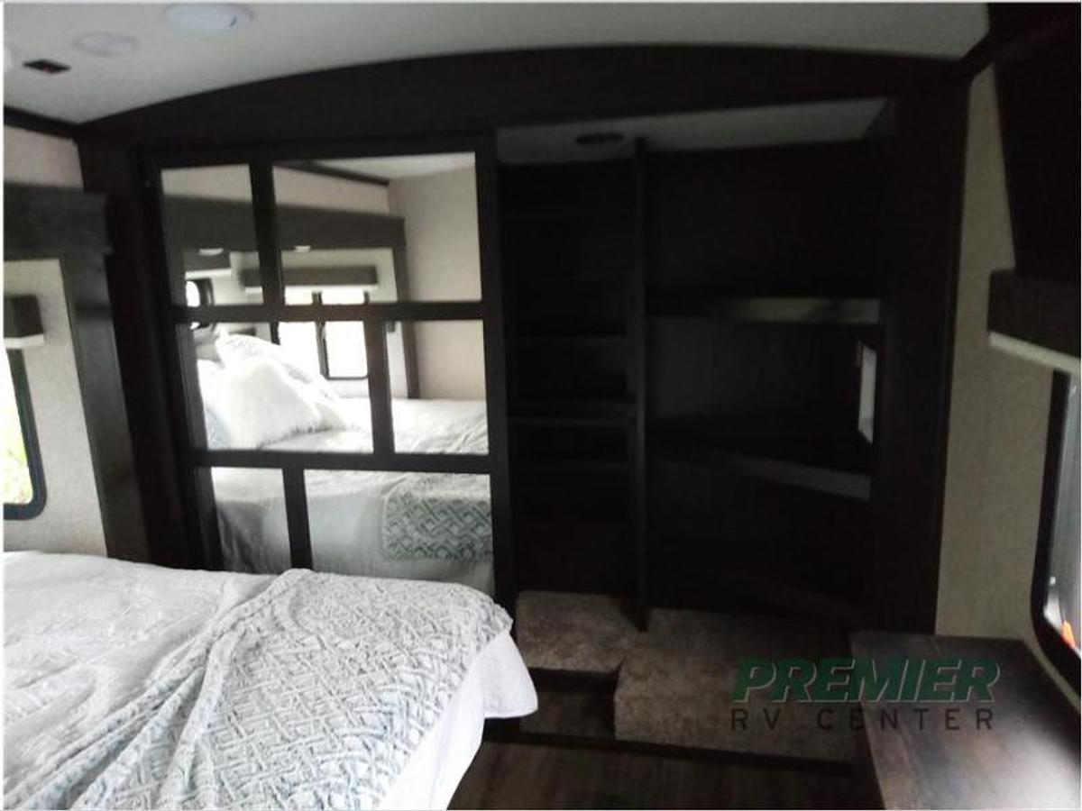 New 2023 Jayco North Point 373BHOK