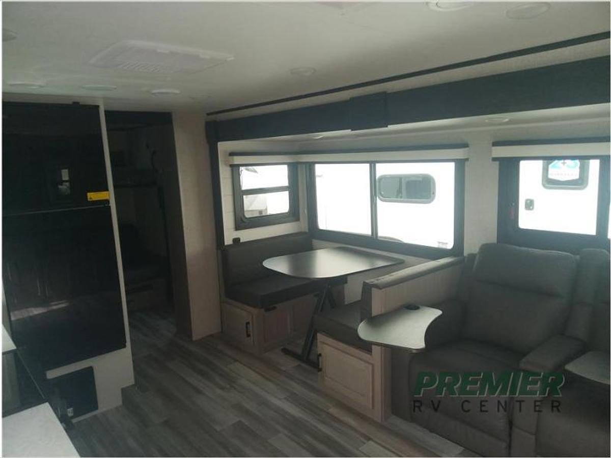 New 2024 Jayco Jay Feather 29QBH