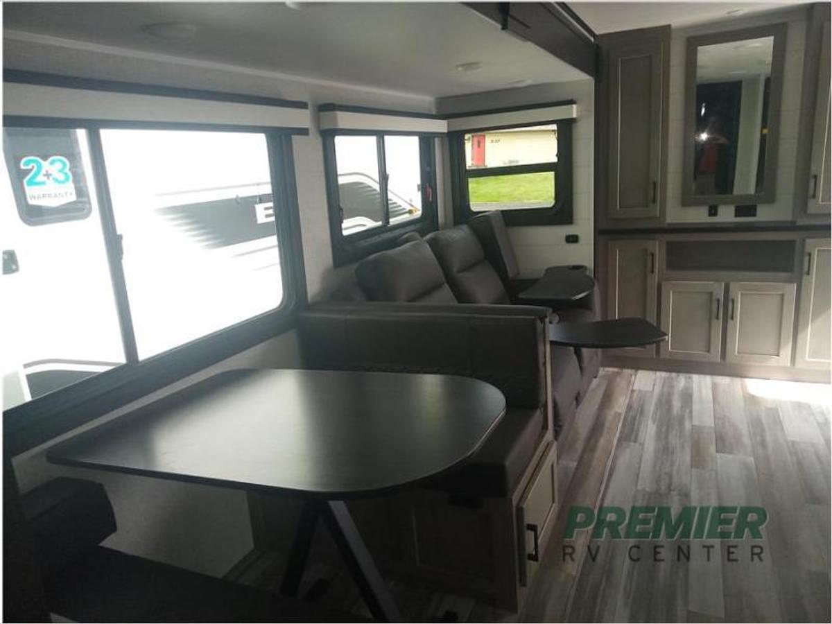 New 2024 Jayco Jay Feather 29QBH