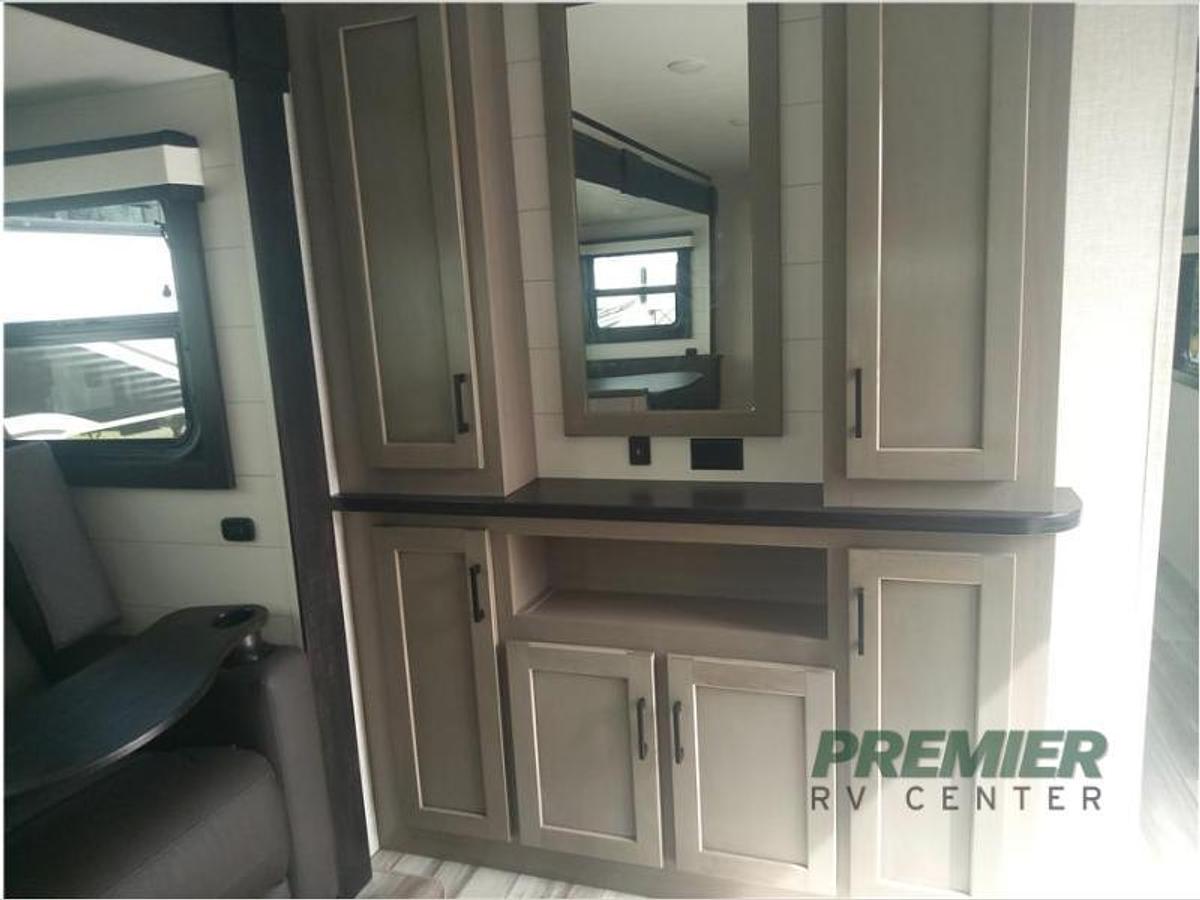 New 2024 Jayco Jay Feather 29QBH