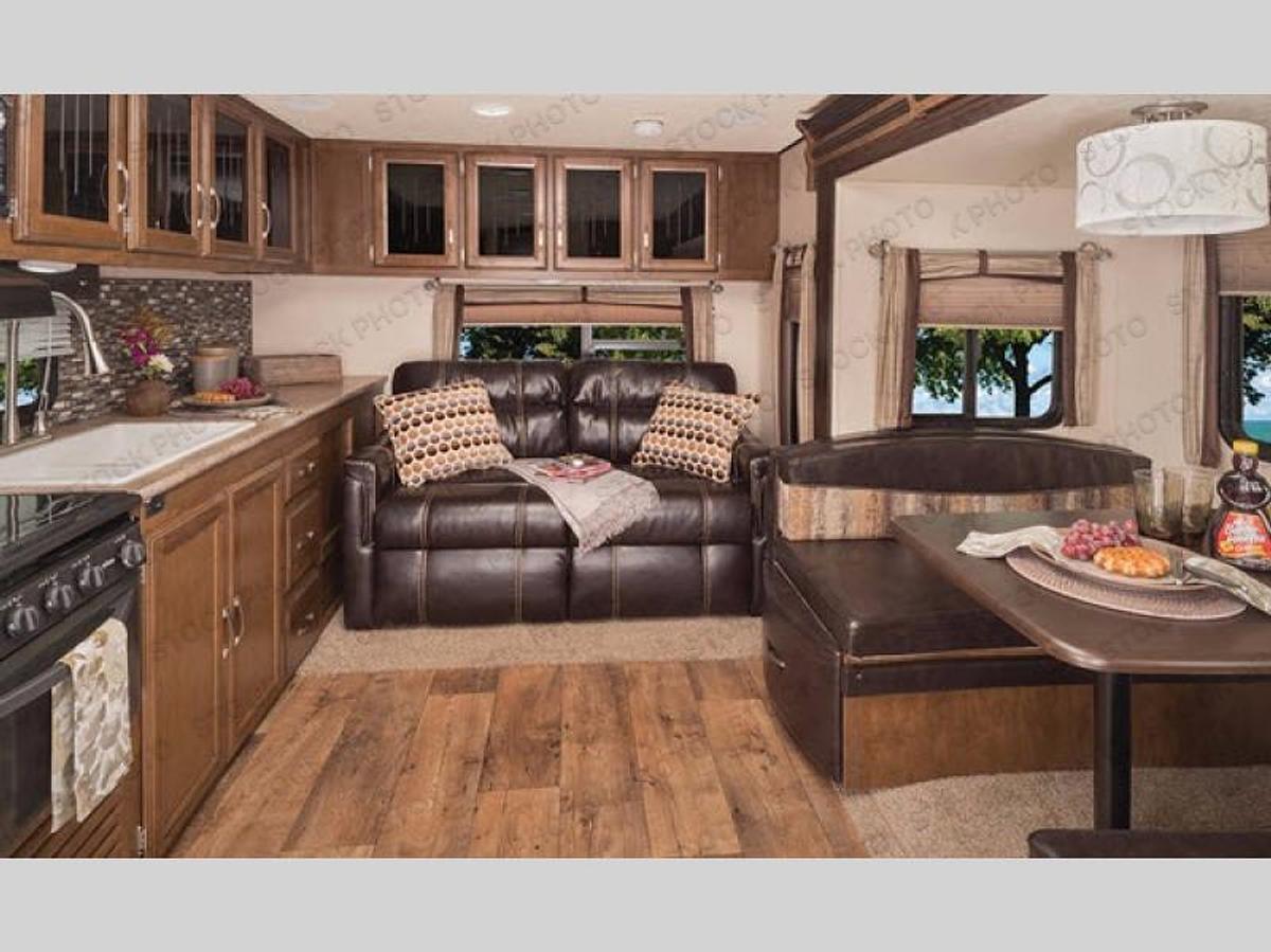 Used Used 2017 Forest River RV Wildwood Heritage Glen Hyper-Lyte 24RLSHL