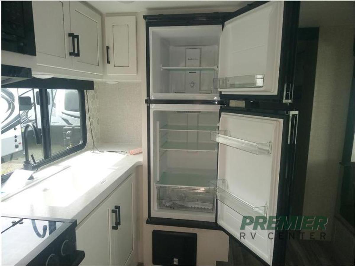 New 2024 Jayco Jay Feather 29QBH