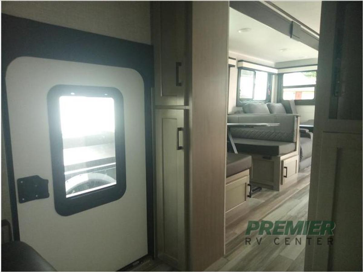 New 2024 Jayco Jay Feather 29QBH