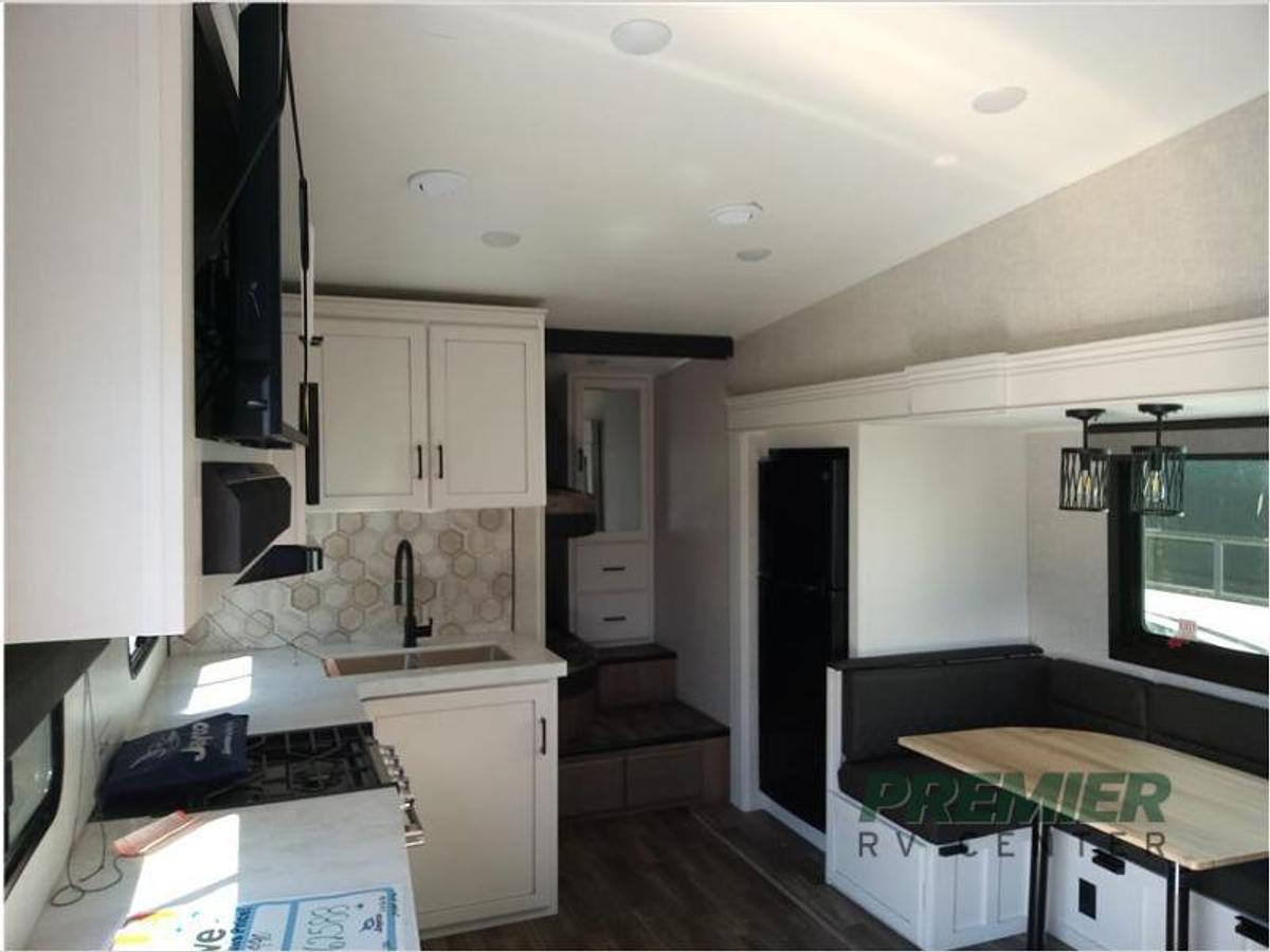 New 2024 Jayco Eagle HT 29DDB