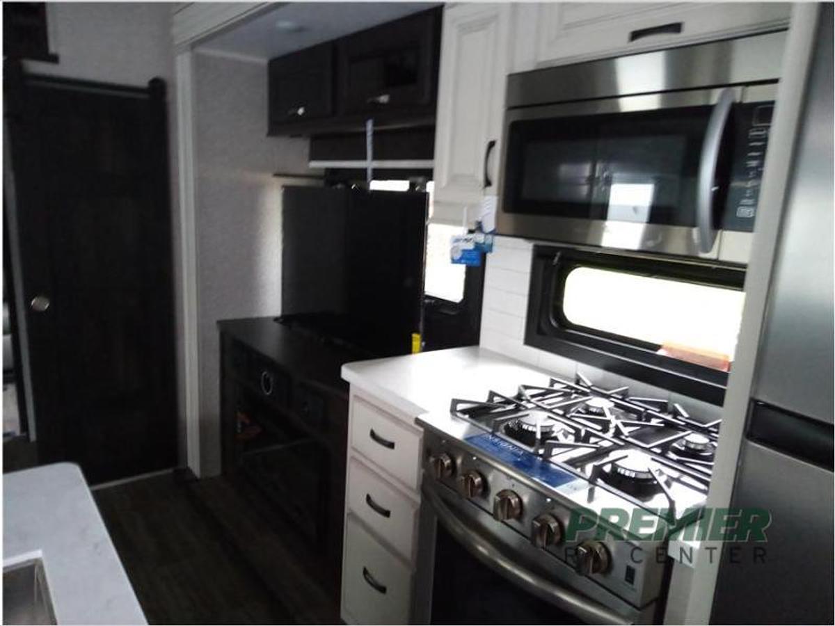 New 2023 Jayco North Point 373BHOK