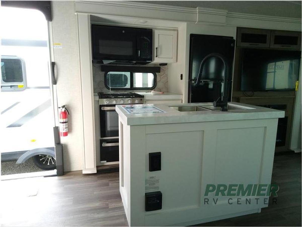 New 2024 Jayco Eagle 321RSTS