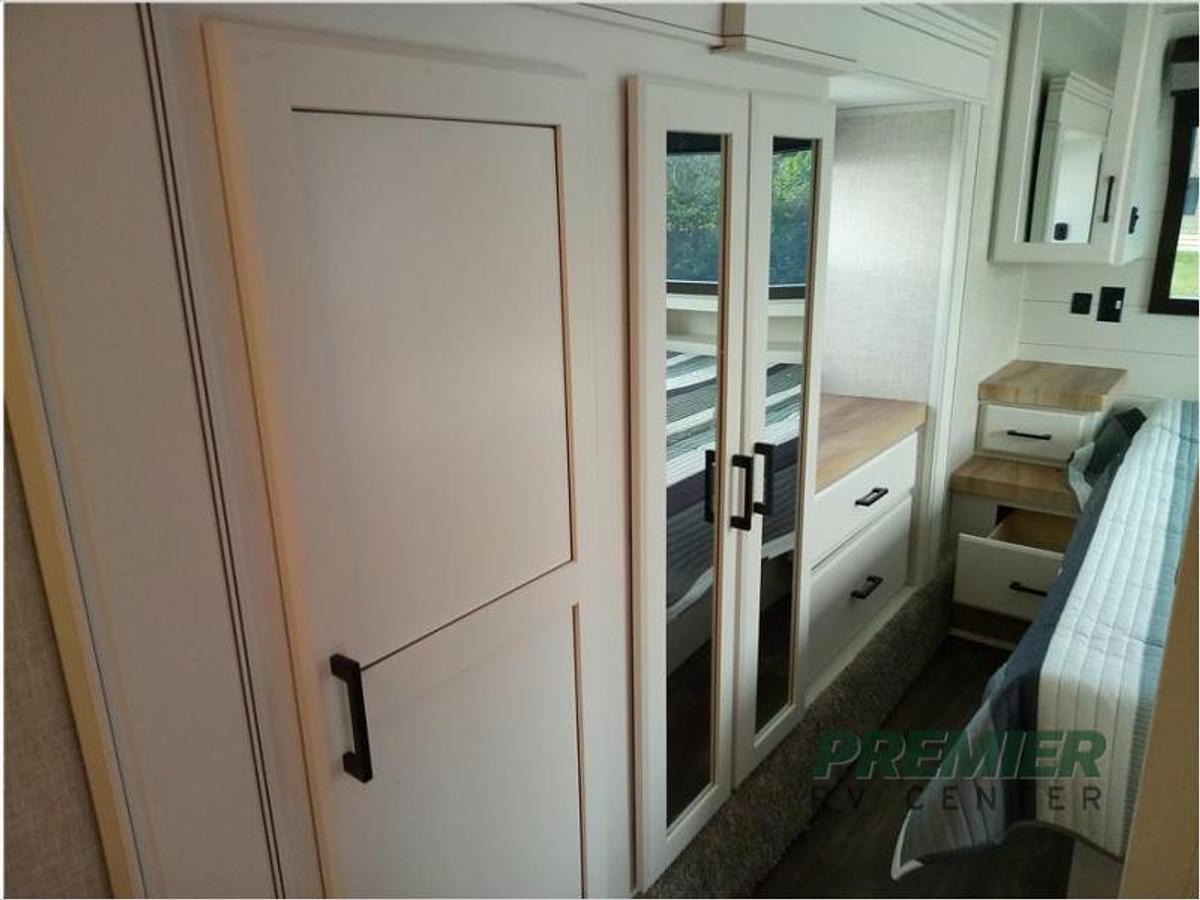 New 2024 Jayco Eagle 321RSTS