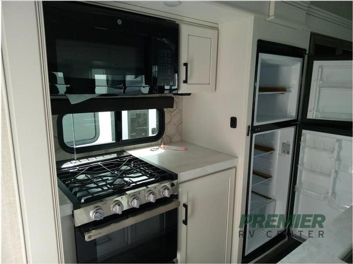 New 2024 Jayco Eagle 321RSTS