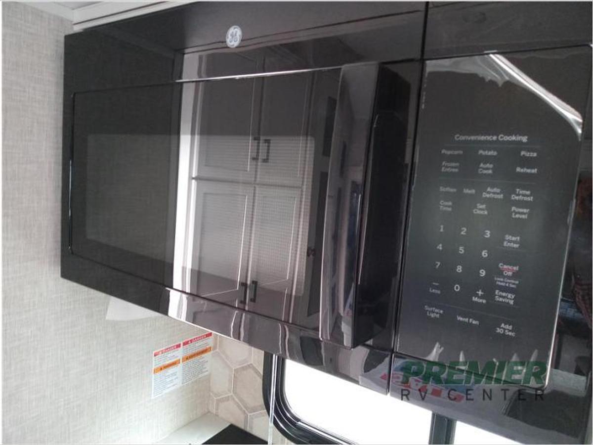 New 2024 Jayco Eagle 321RSTS