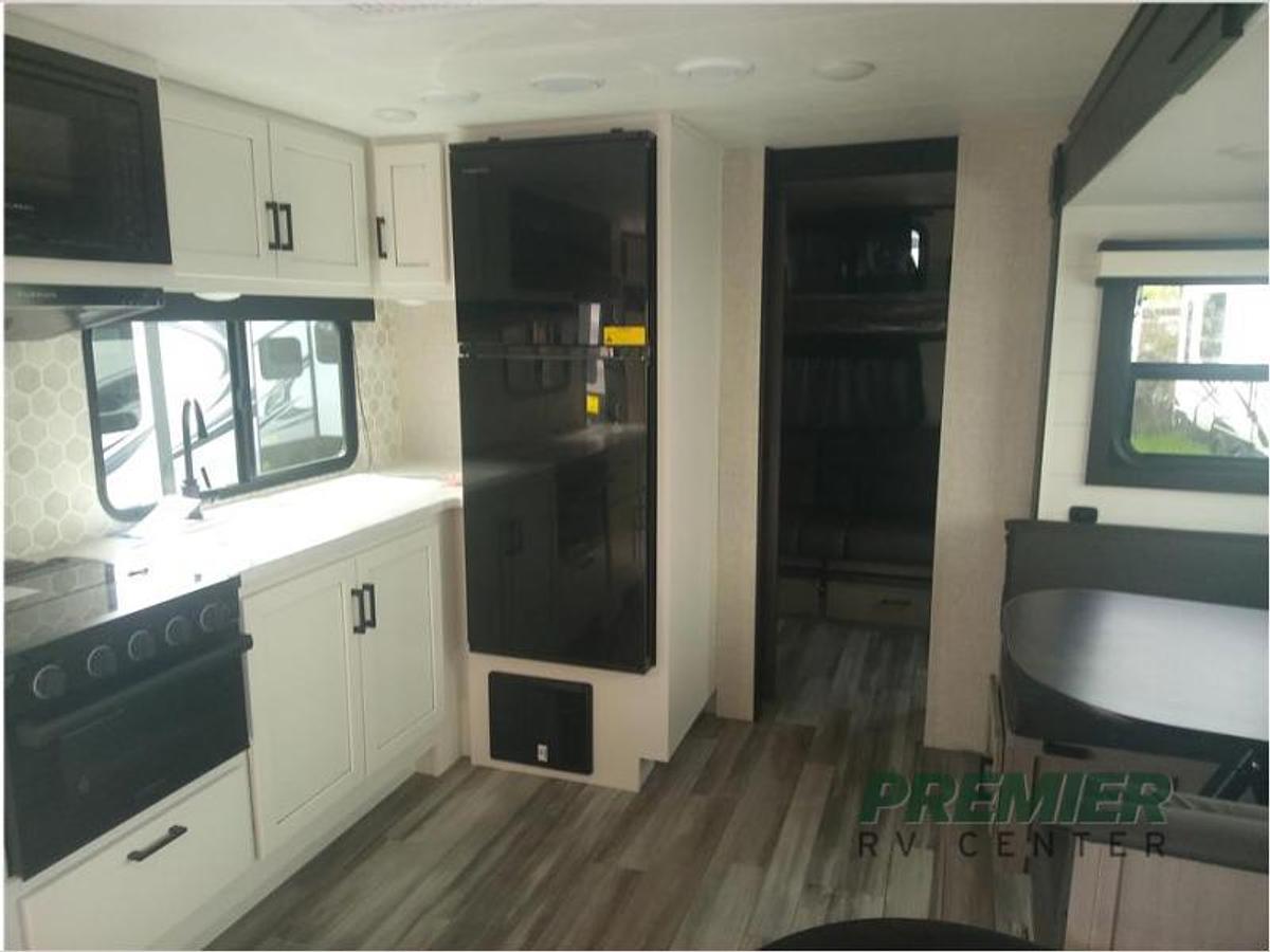 New 2024 Jayco Jay Feather 29QBH
