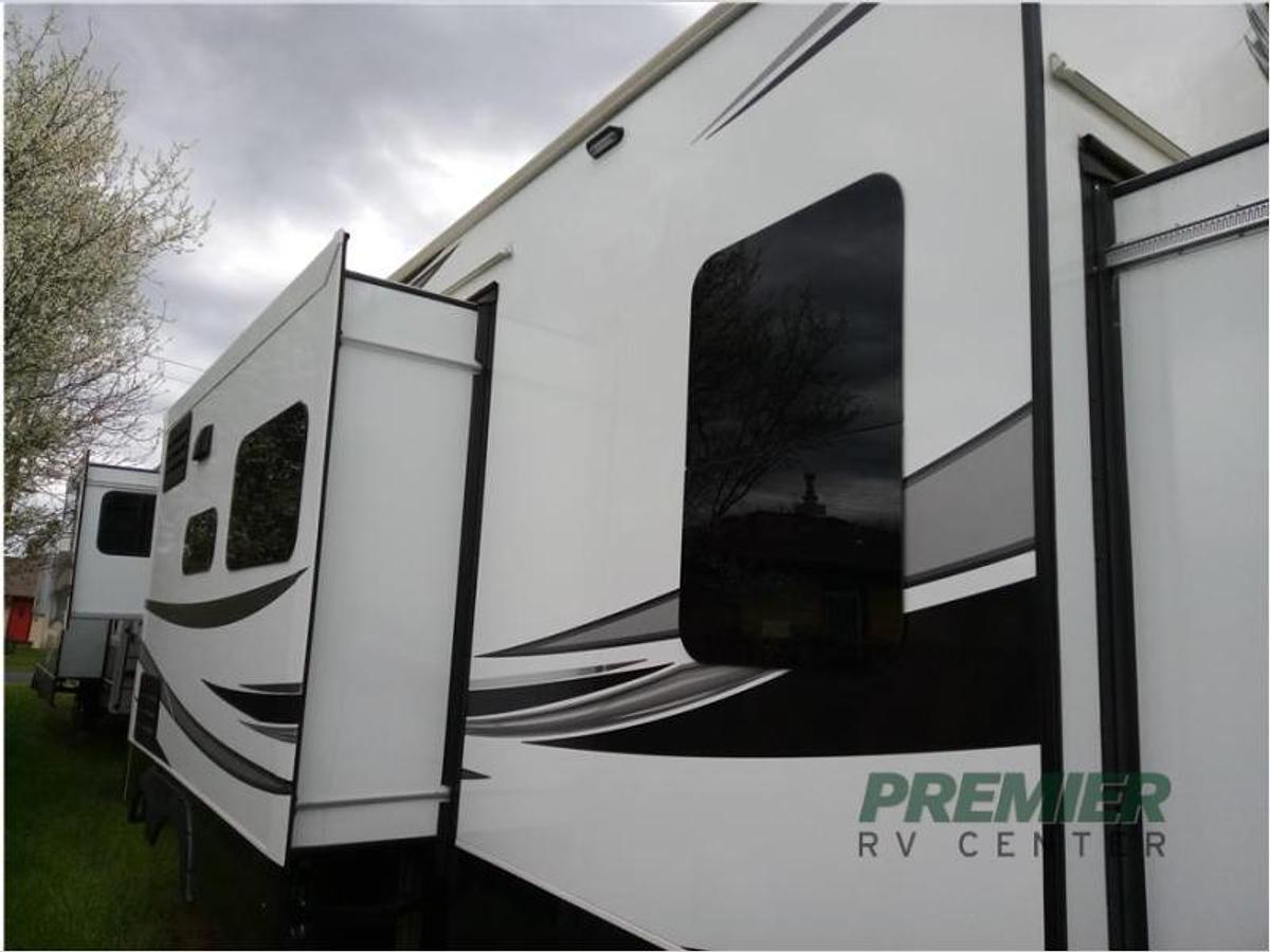 New 2023 Jayco North Point 373BHOK