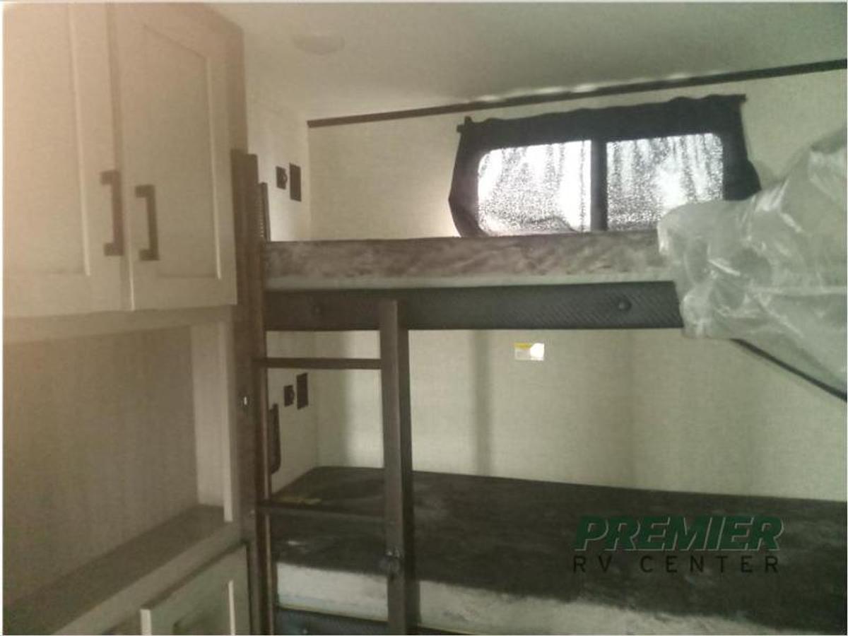 New 2024 Jayco Jay Feather 29QBH