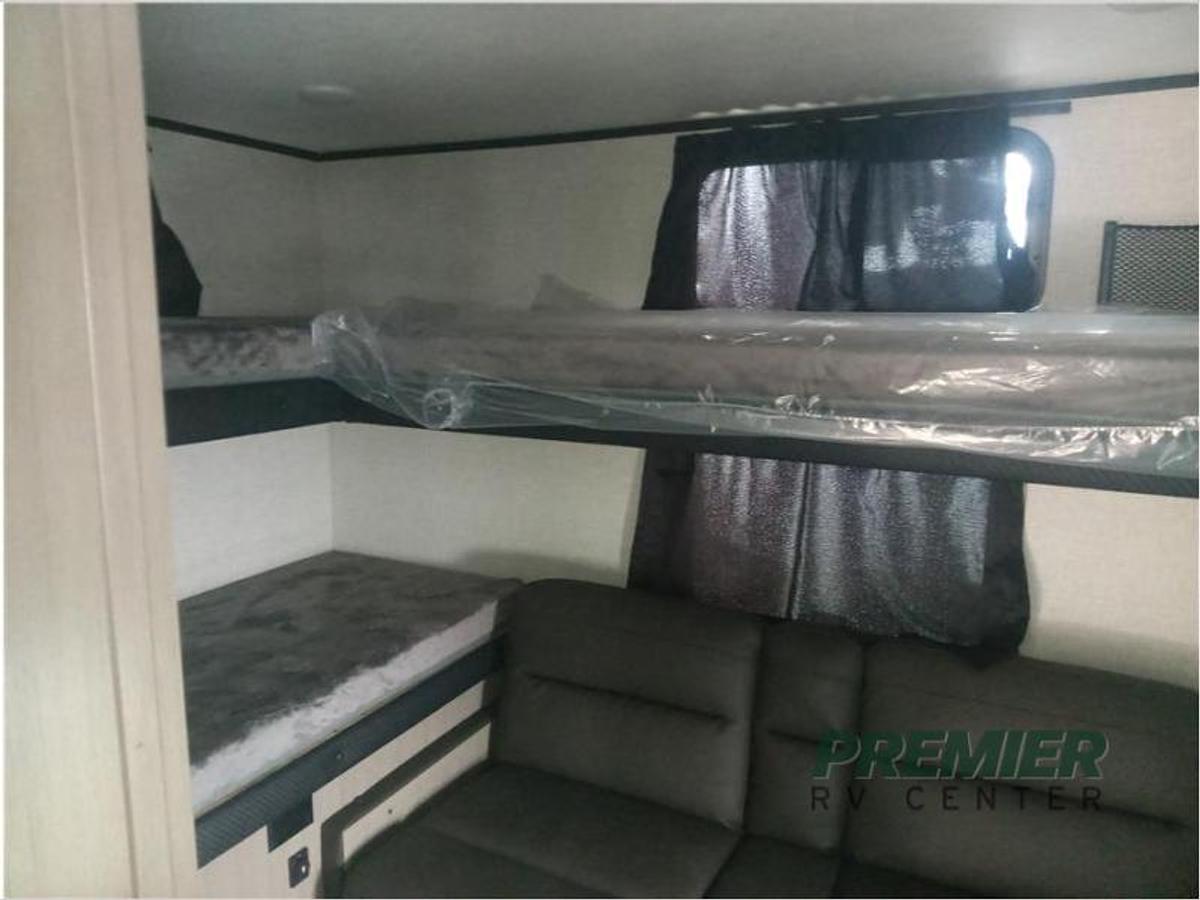 New 2024 Jayco Jay Feather 29QBH