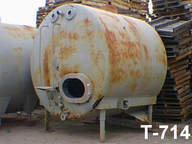 Usado 2000 GALLON STORAGE TANK.  CP