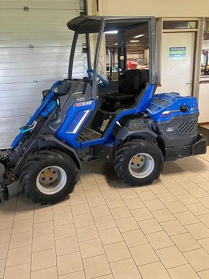 Used Shovel MultiOne wiellader 8.4 S gebruikt