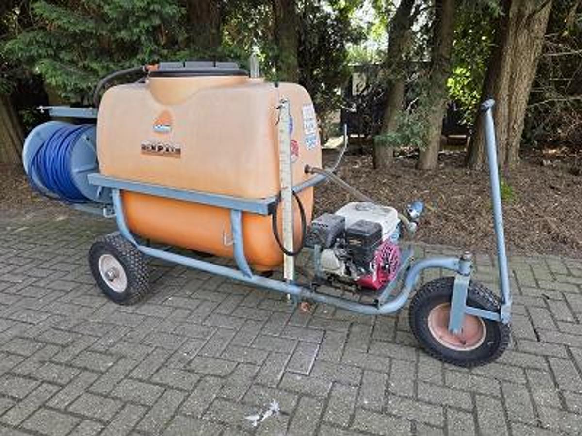 Used Motorvatspuit Empas 400 liter gebruikt