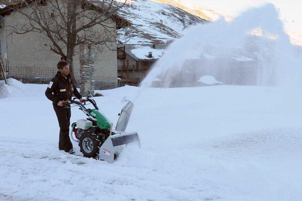 Gebruikt Ferrari Sneeuwblazer 70cm.