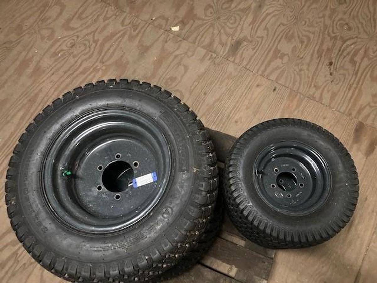 Used Gazonwielen 20x8.00-10/29x12.50-15 gebruikt