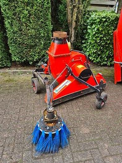 Used Opvang container Intermac met veeg/zuigmond gebruikt