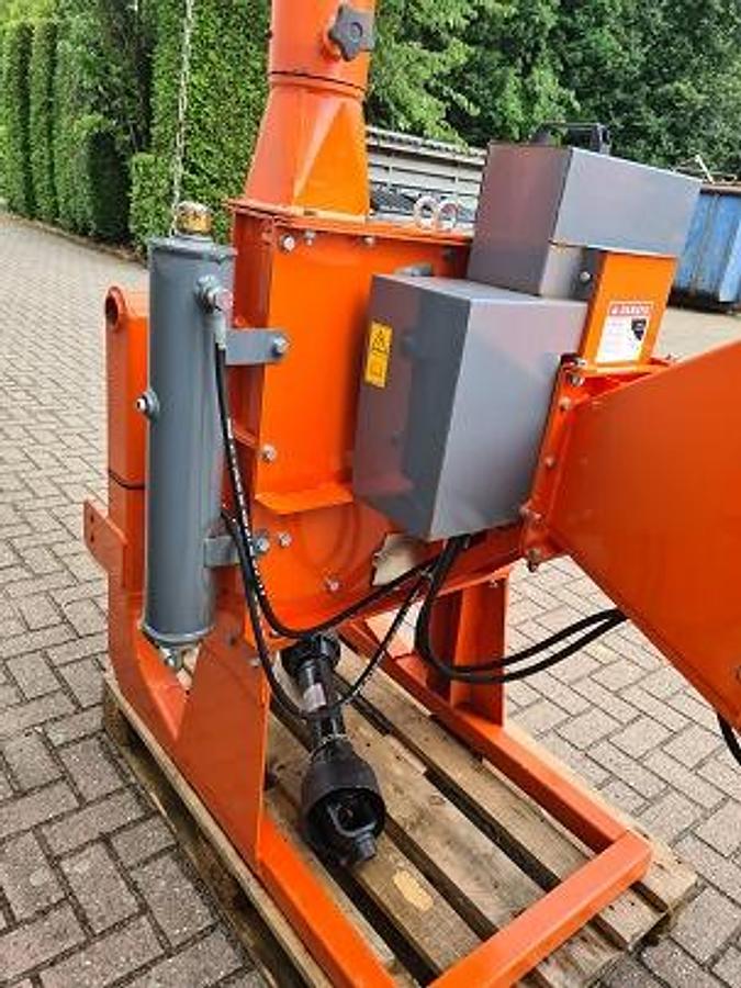 Used Houtversnipperaar Loma LWC130 incl. aftakas.