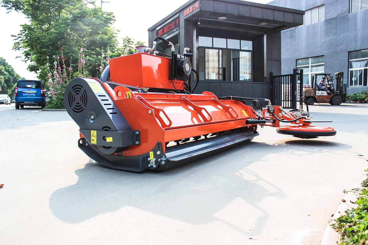 Loma klepelmaaier Menasor 200, Side Shift + maaischijf