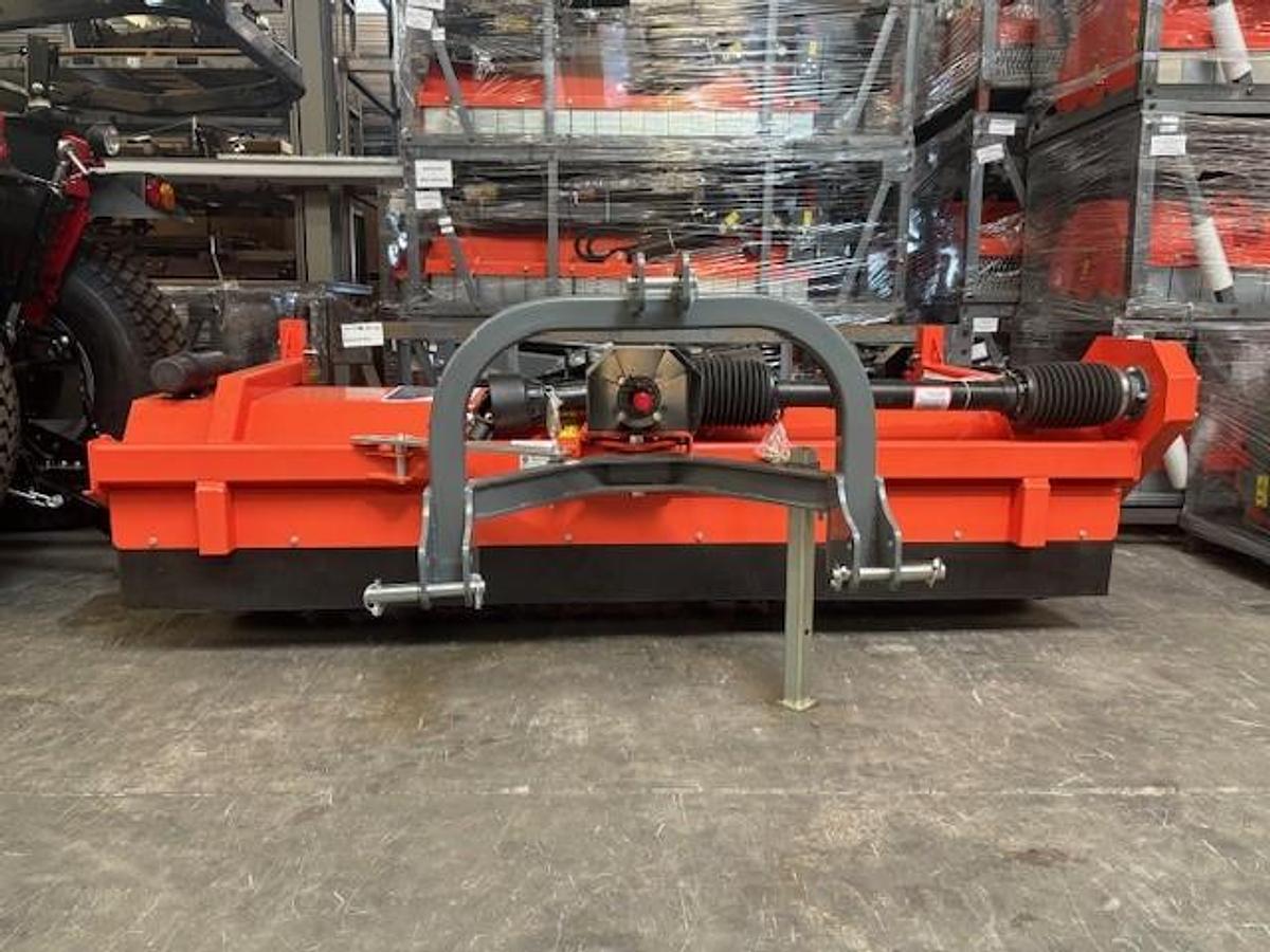 Loma veegmachine SWLT 220, 3-punt uitvoering