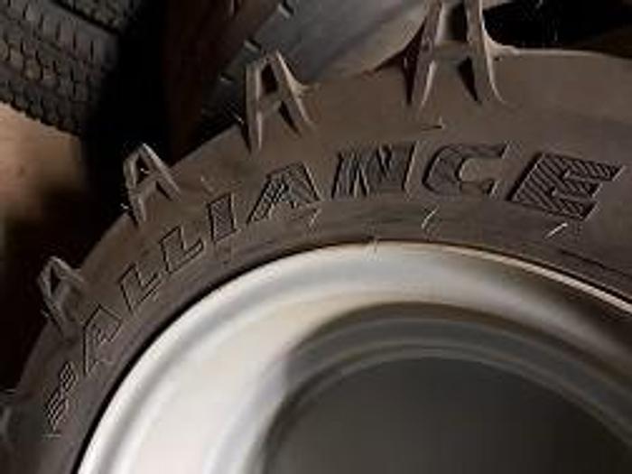 Gebruikt Wielen (achter) 280/70R-18 Mitsubishi 1601D