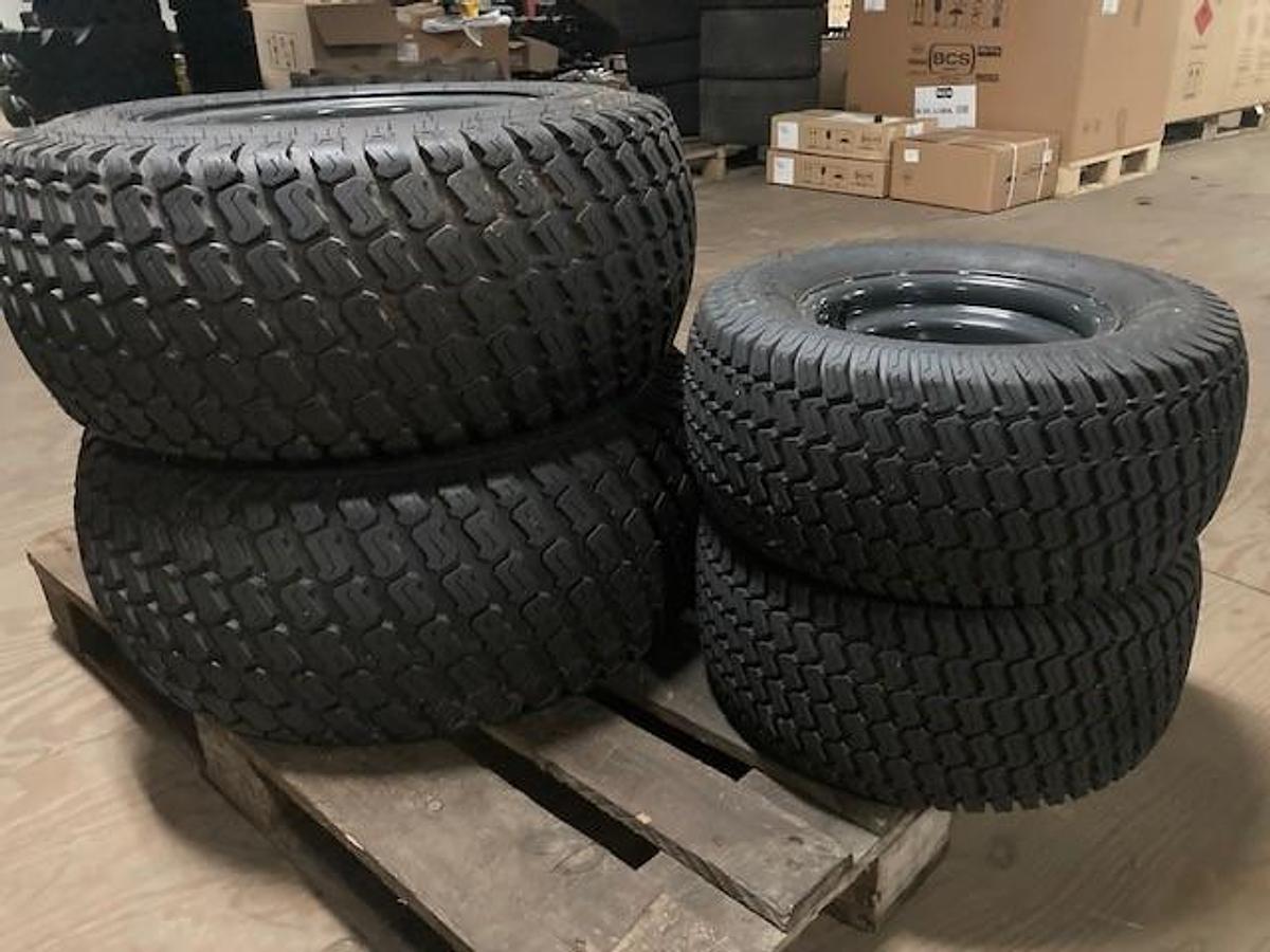 Used Gazonwielen 20x8.00-10/29x12.50-15 gebruikt