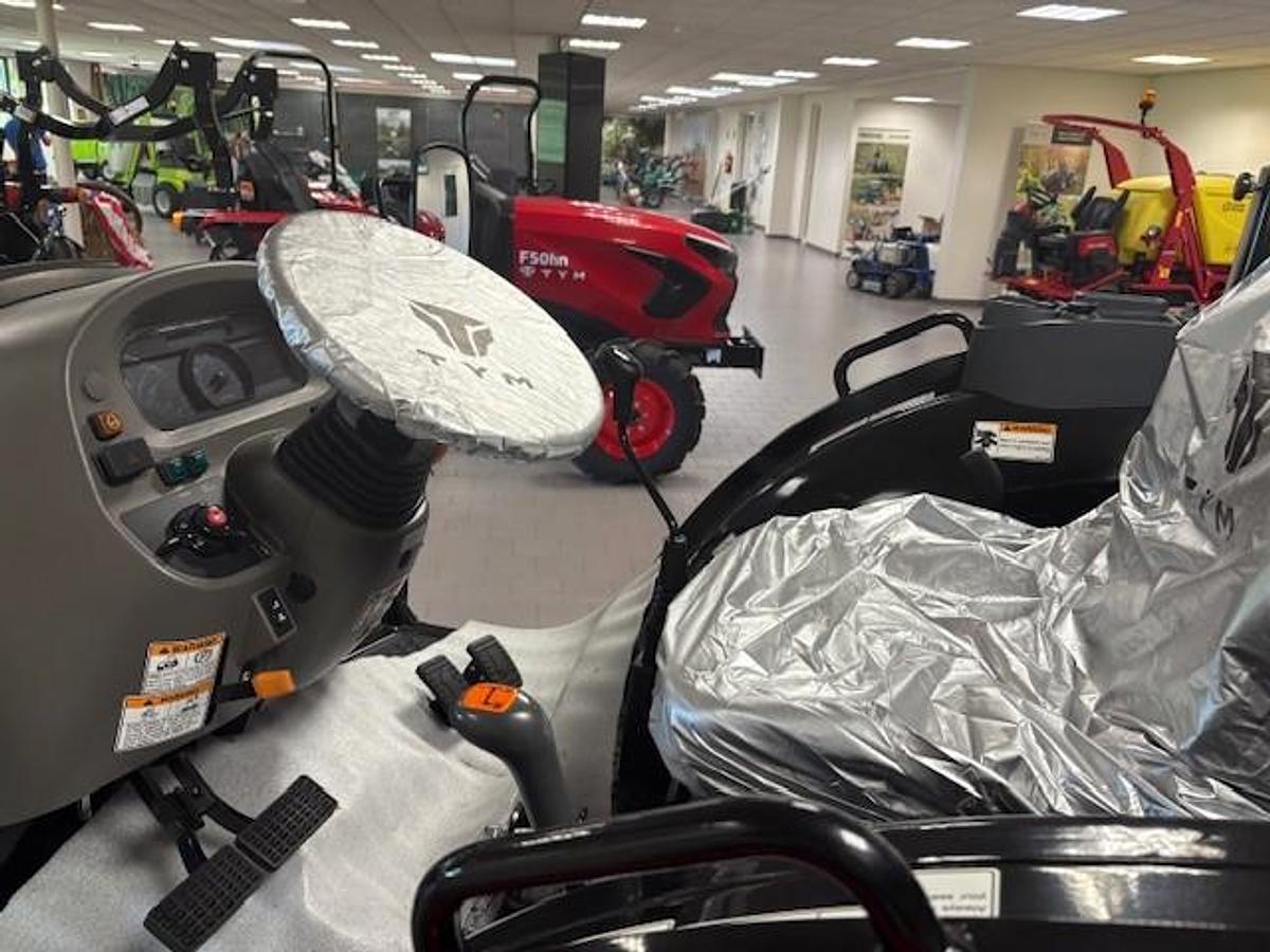 Compact tractor TYM T555H