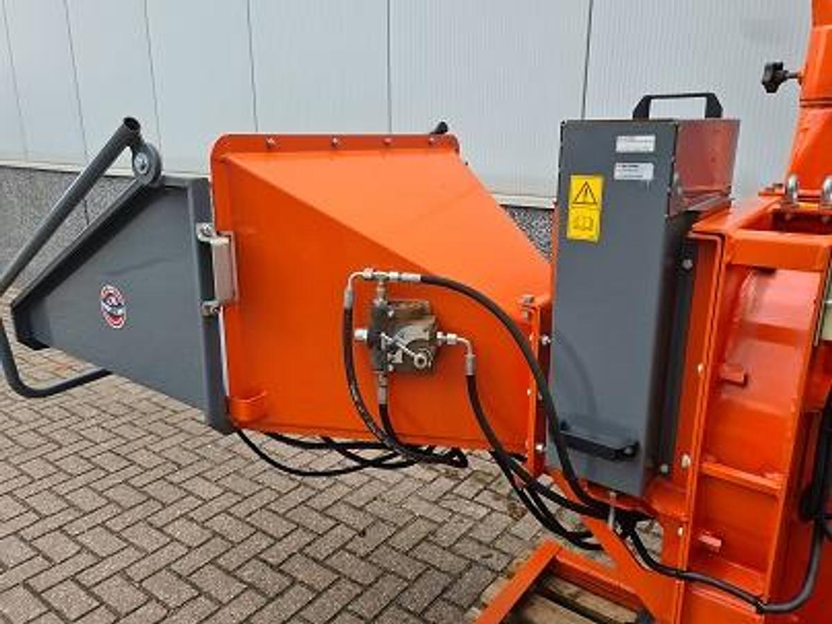 Used Houtversnipperaar Loma LWC130 incl. aftakas.