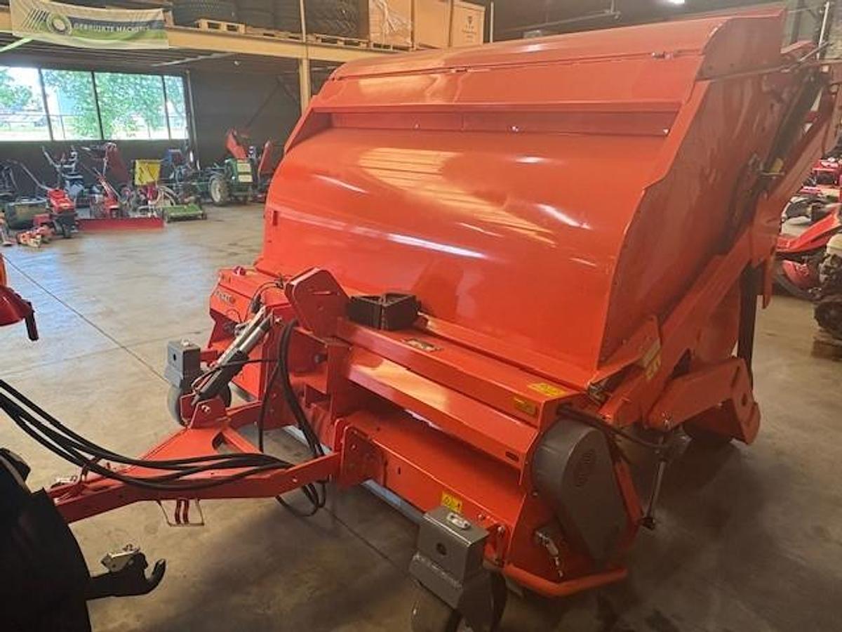 2021 Loma GMT210 Klepelmaaier met opvang