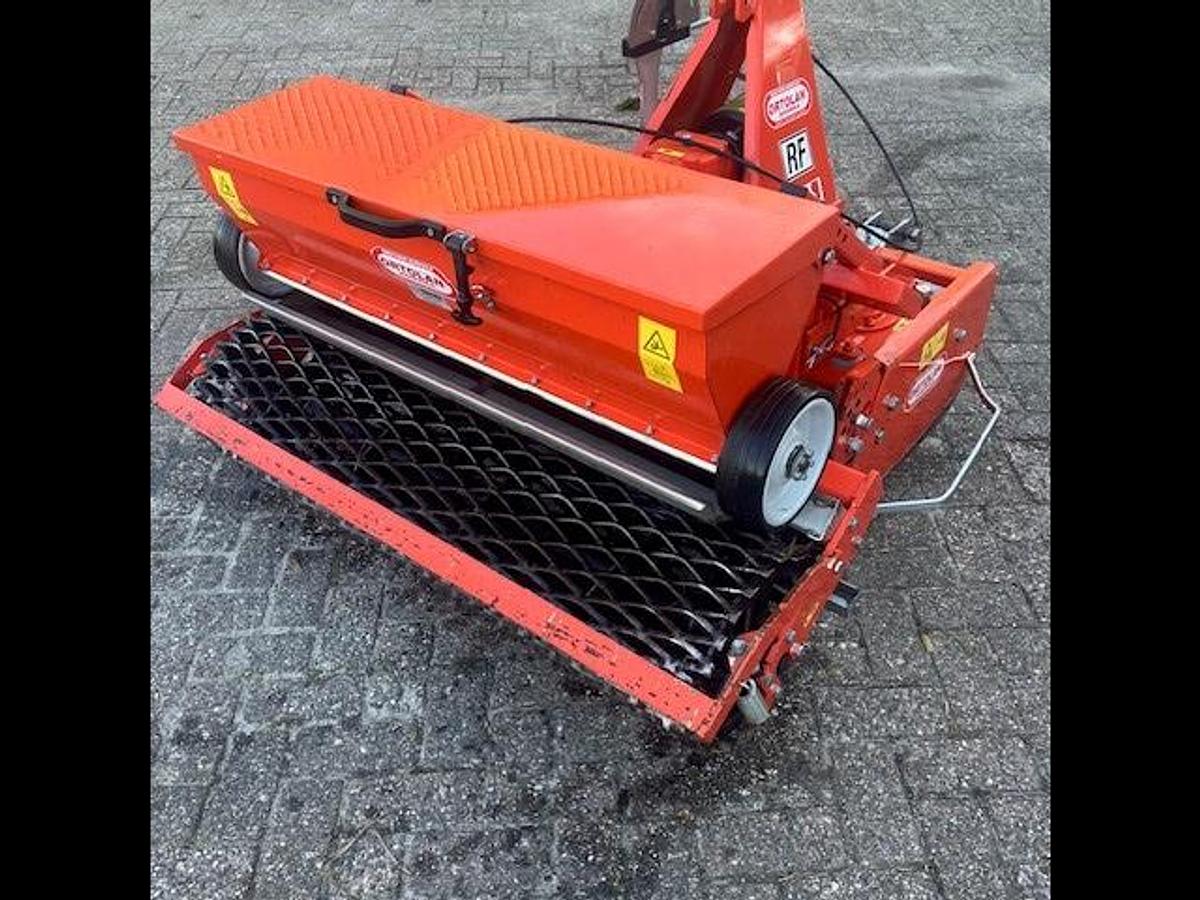 Used Kopeg en zaaimachine Ortolan RF110 gebruikt