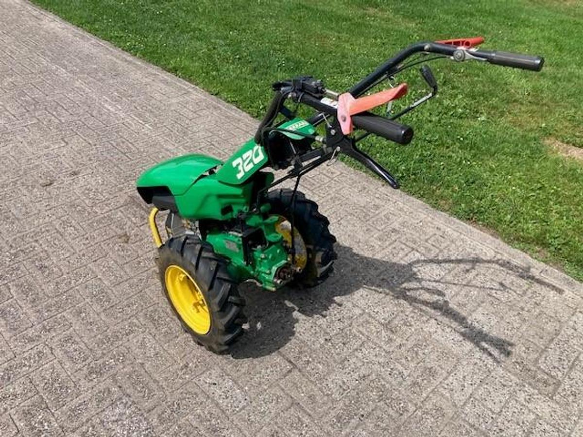 Used Tuinfrees Ferrari 320 basismachine gebruikt