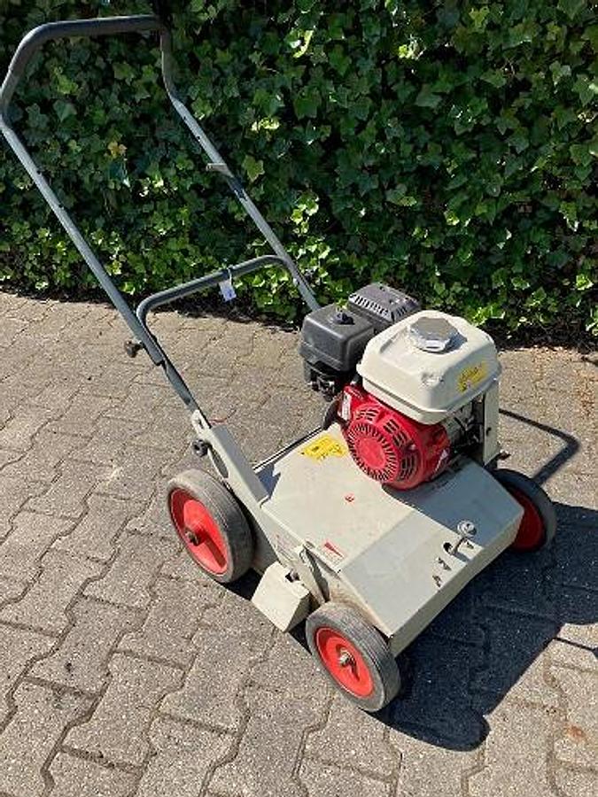 Used Verticuteermachine Cramer gebruikt