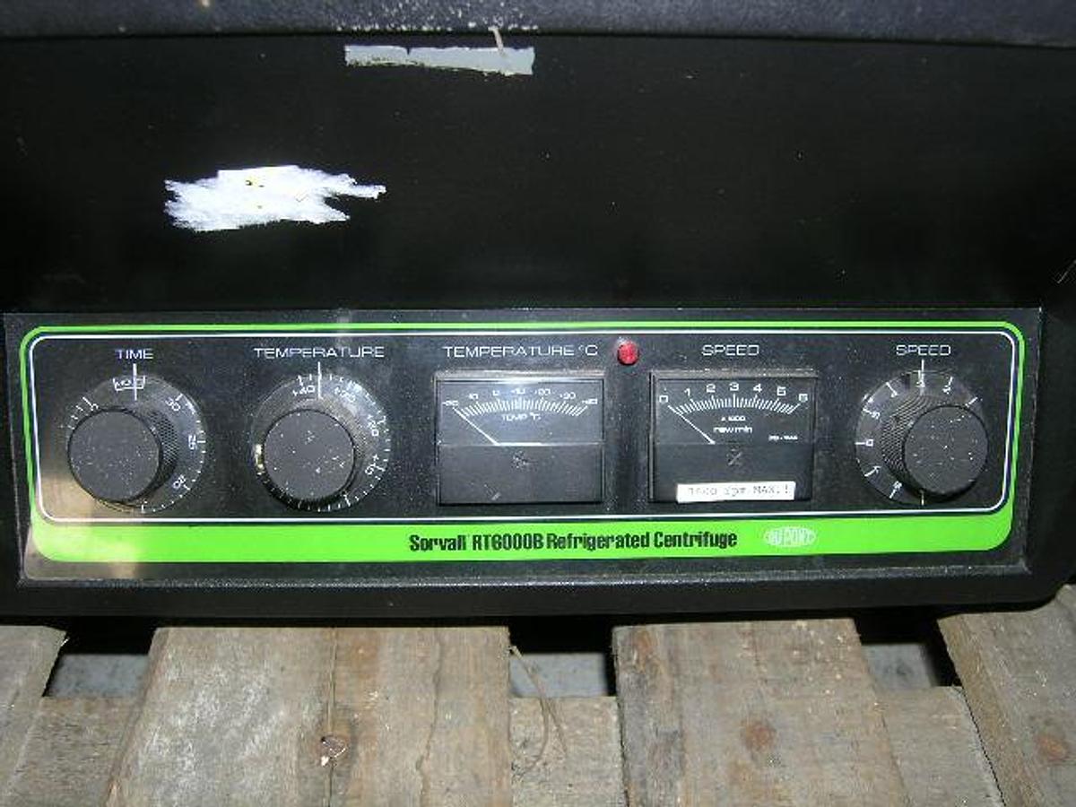 Used SORWALL Instruments refrigerated centrifuge, type RT6000B. With brake
