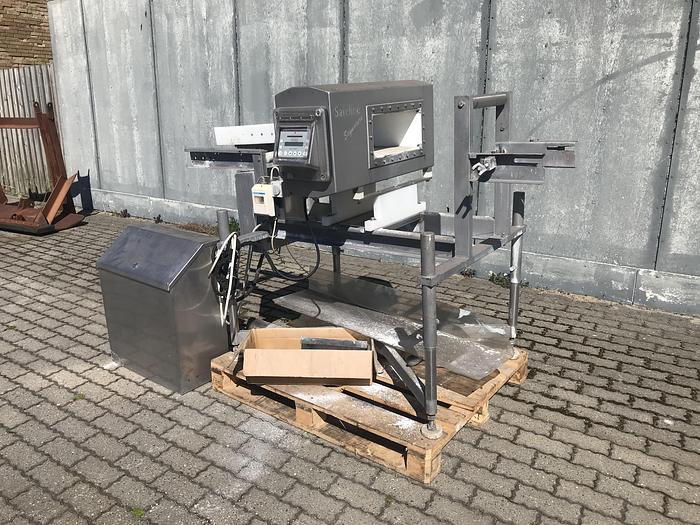 Used CABINPLANT - belt conveyor with metal detector and reject pusher