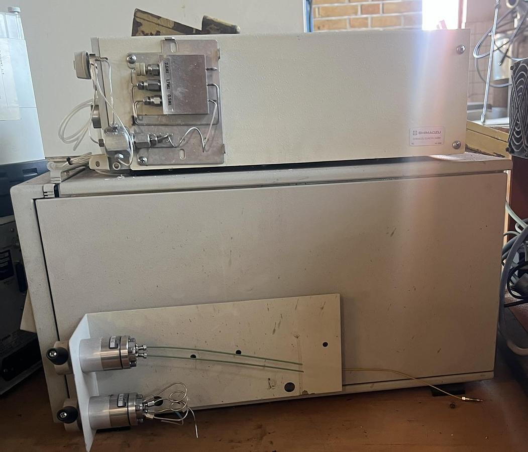 Used SHIMADZU CORPORATION auto sample changer, type ASC-5, cat. no. 204-09100