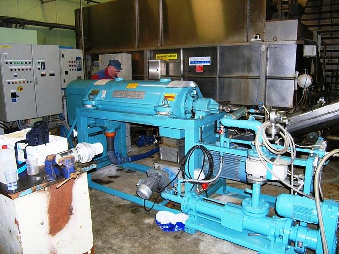 Used Complete decanter sludge dewatering unit