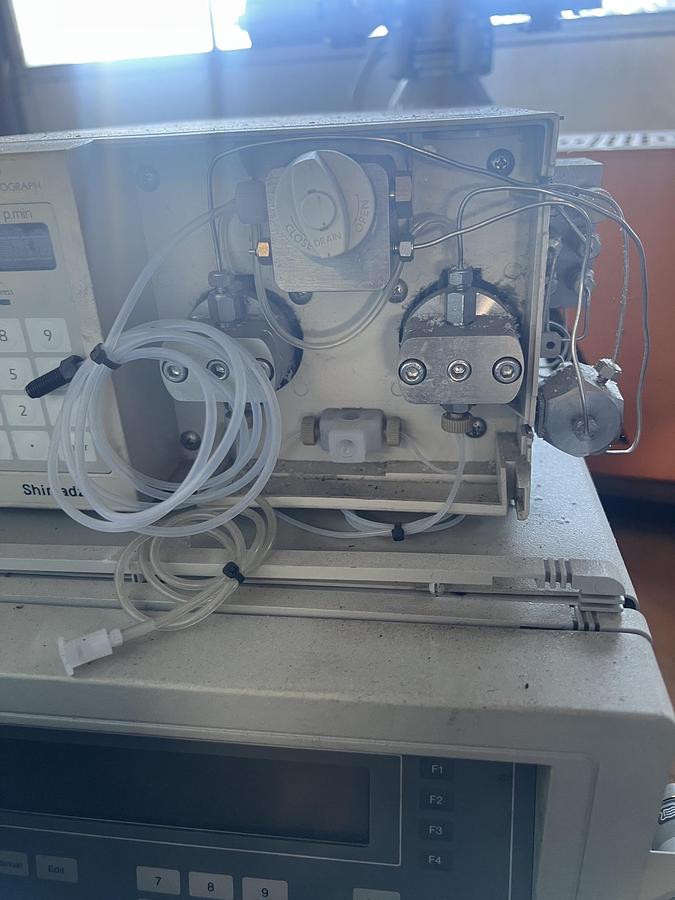 Used SHIMADZU CORPORATION auto sample changer, type ASC-5, cat. no. 204-09100
