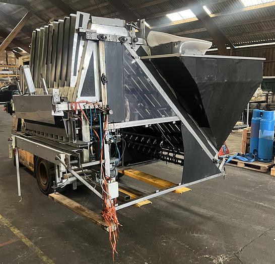 Used 2005 Dansk Flaskerejser Fabrik 9 flasker á ca. 1. liter størrelse.