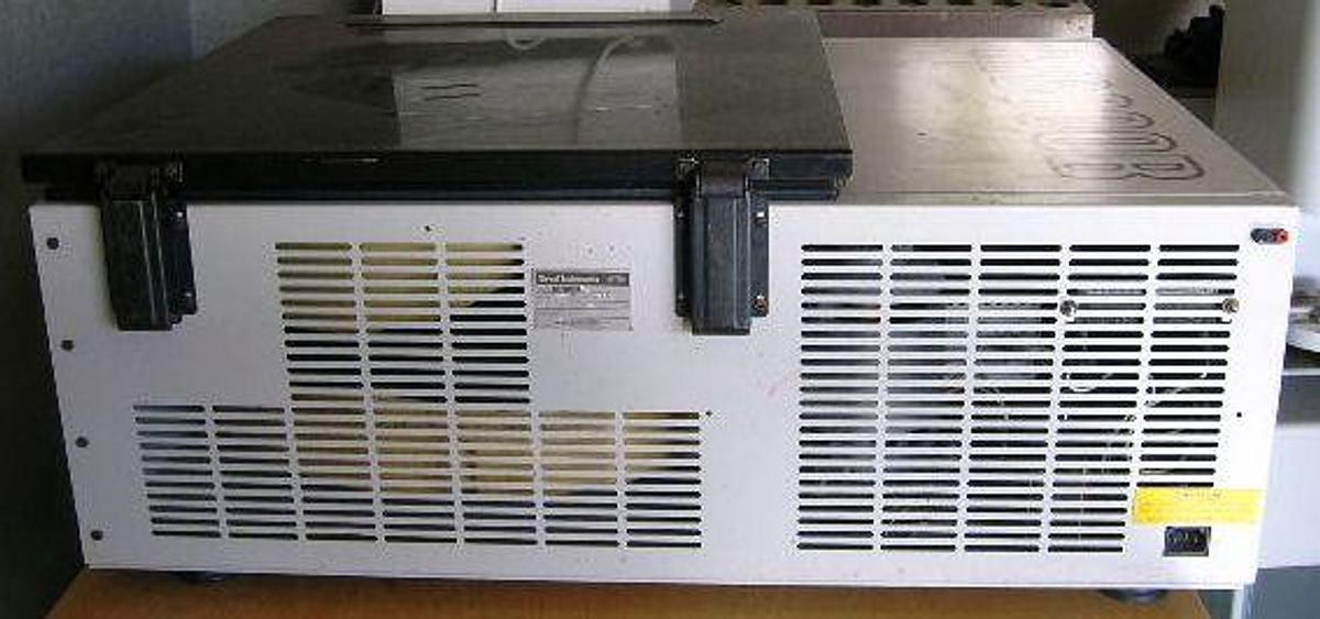 Used SORWALL Instruments refrigerated centrifuge, type RT6000B. With brake